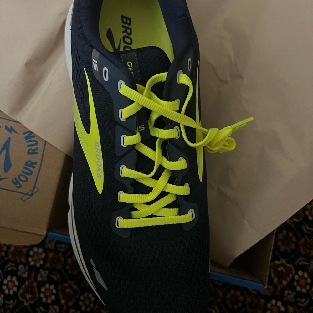 Brooks Men's ghost 15 US 12 wide/2E